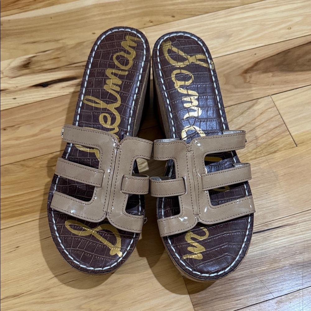 Sam Edelman Beige Patent Slide Clogs